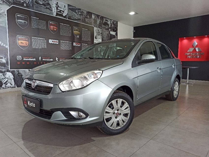 fiat grand siena 1.4 atractiv flex 4p manual 2013